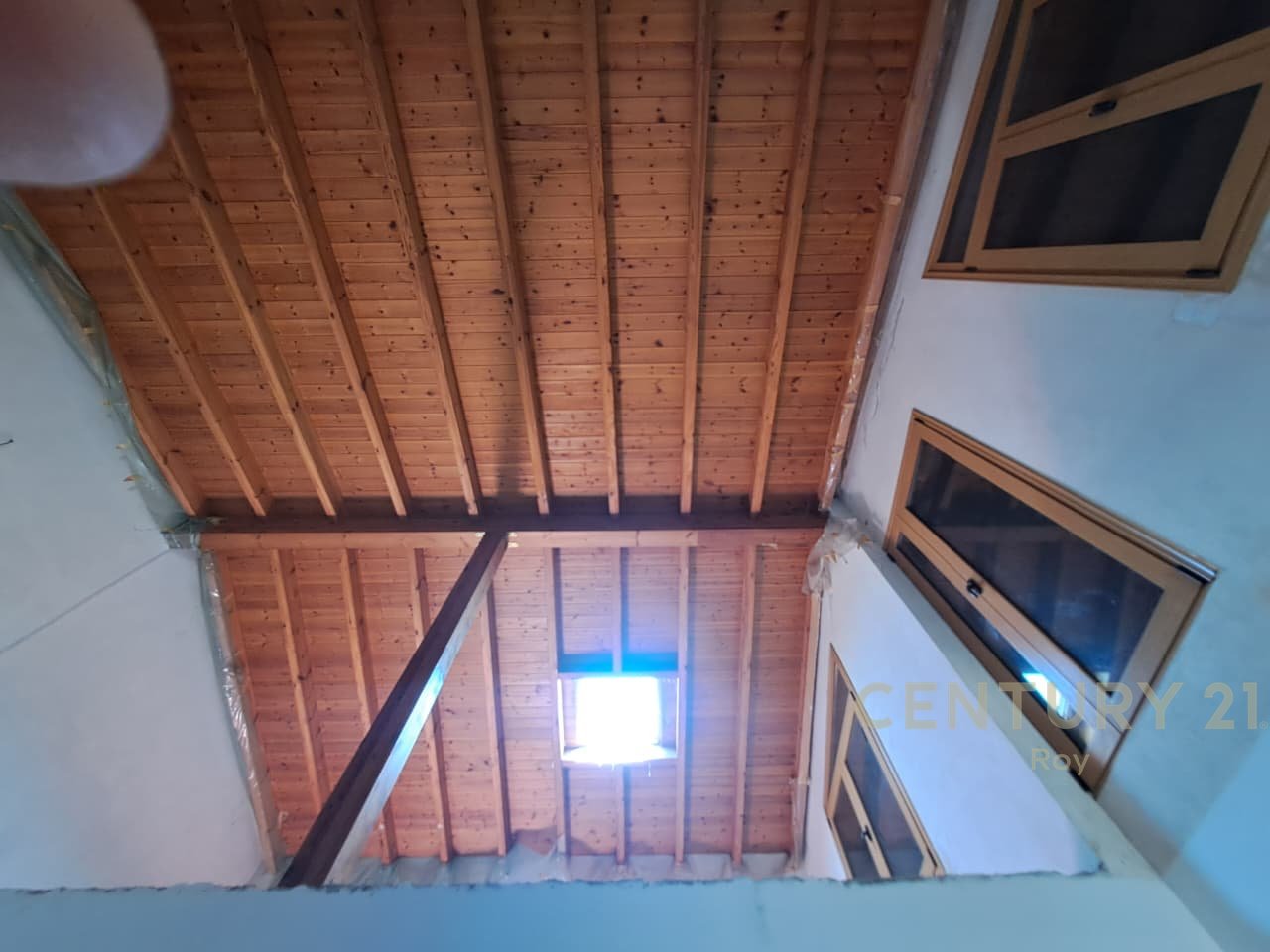 Villa su 4 piani con composizione 7+3 in vendita a Shijak - 200000€ !!..