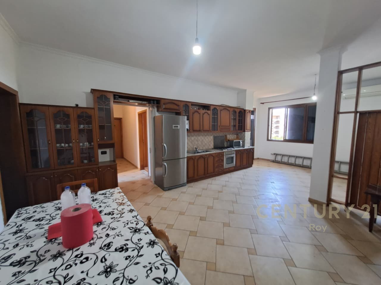 Villa su 4 piani con composizione 7+3 in vendita a Shijak - 200000€ !!..