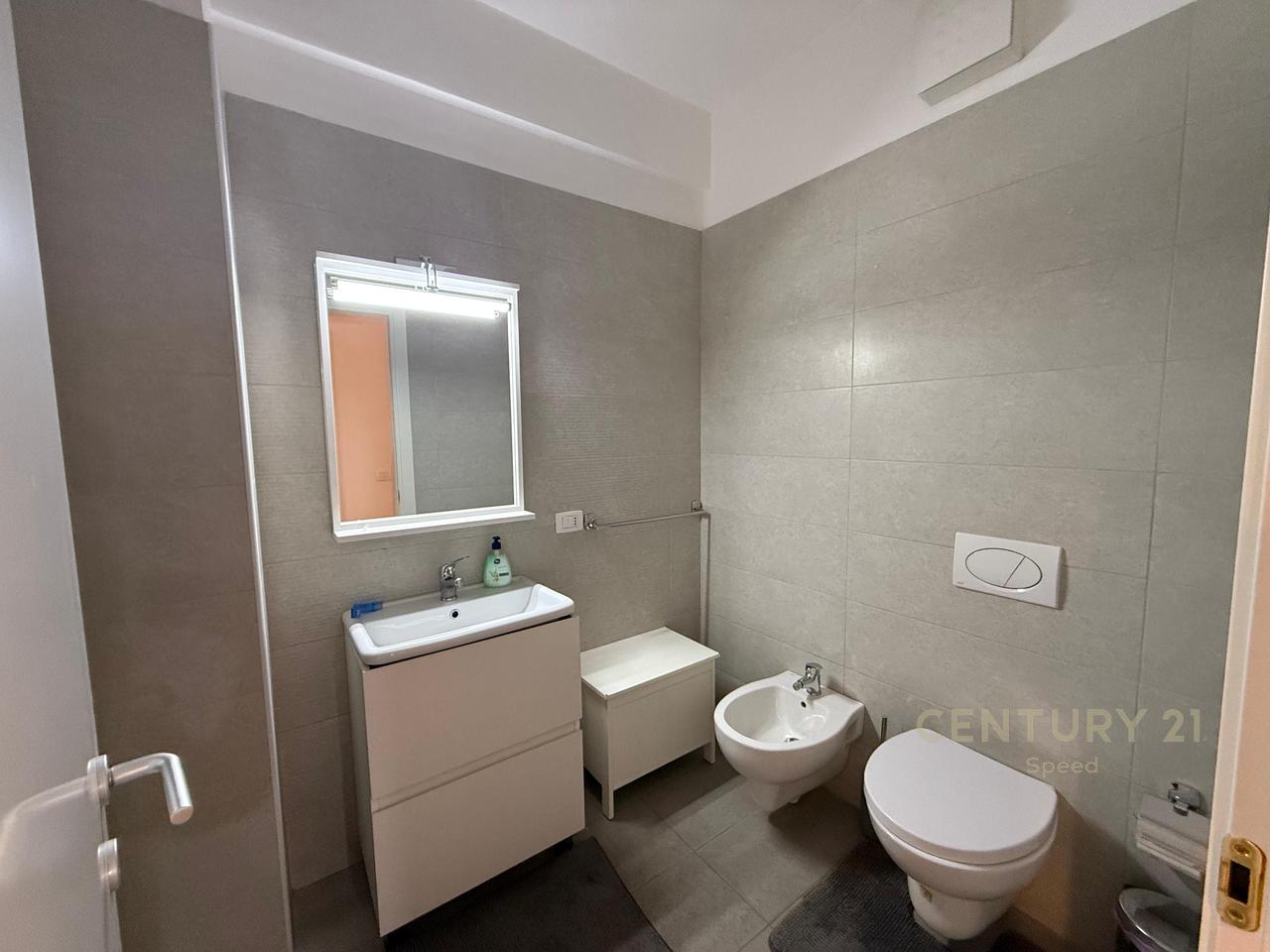 Apartament 2+1 Me Qira në Kompleksi Delijorgji, Tiranë!!