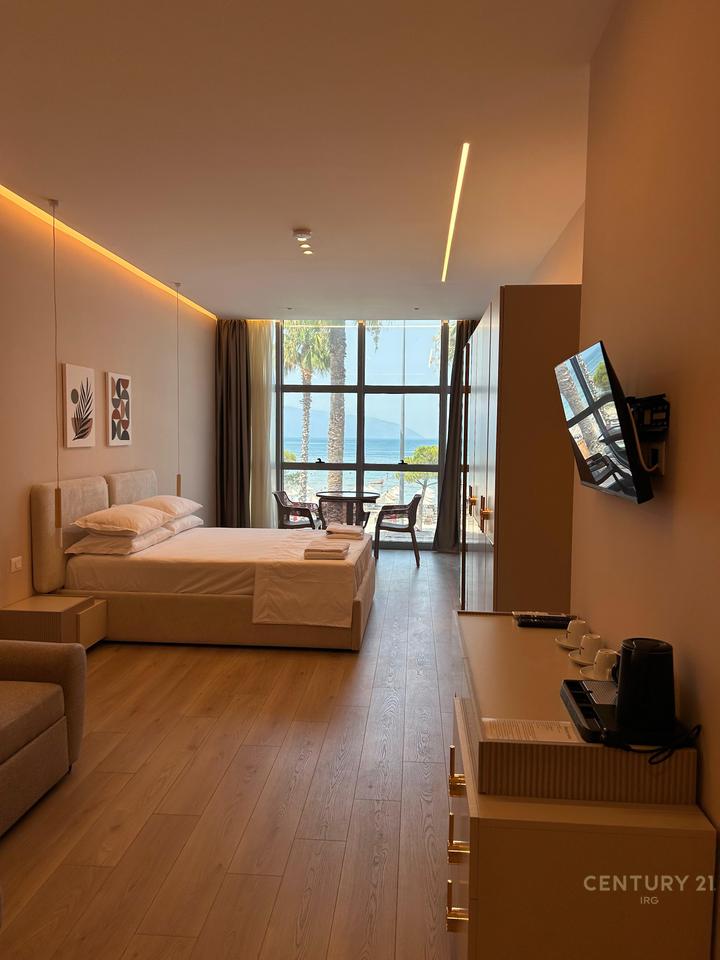 HOTEL IN VENDITA SUL LUNGOMARE - VLORA.