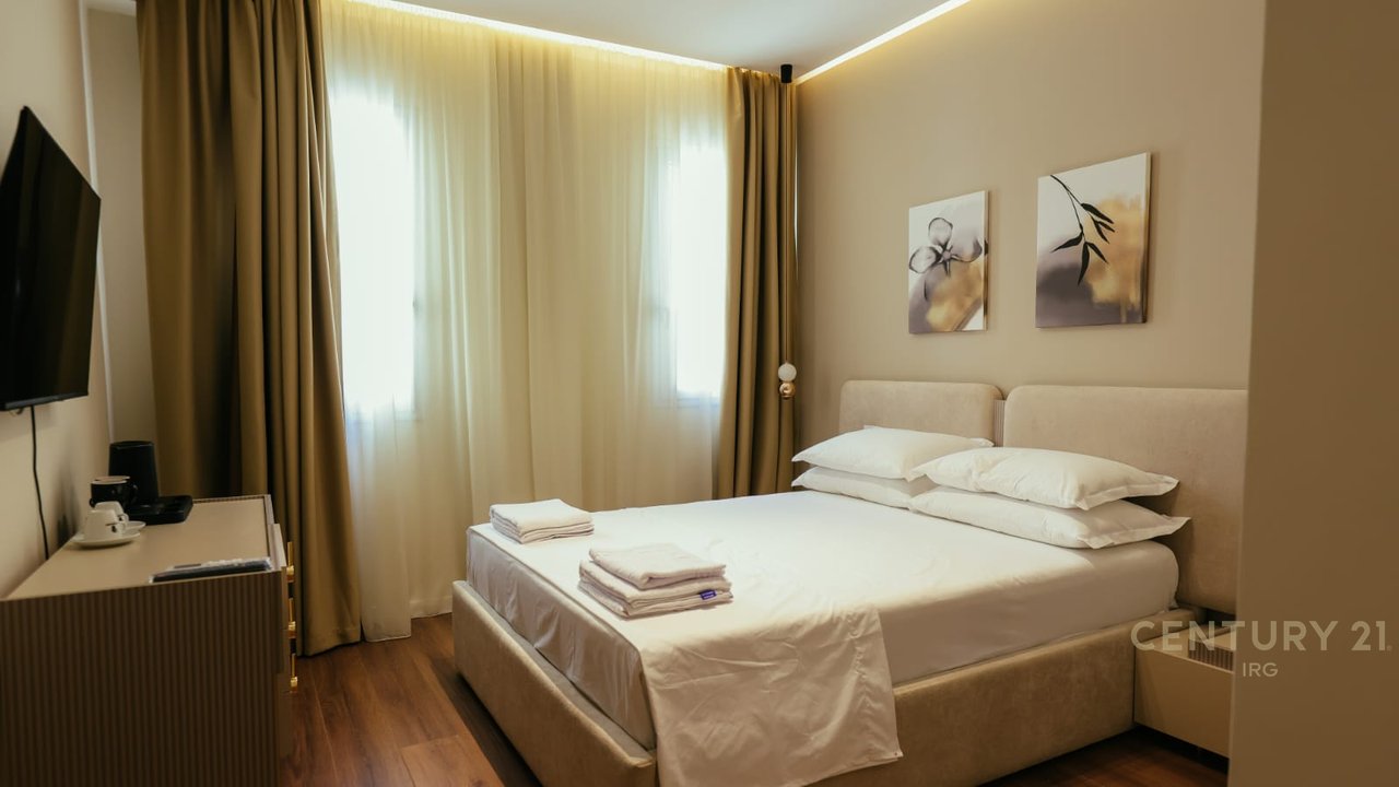 HOTEL IN VENDITA SUL LUNGOMARE - VLORA.