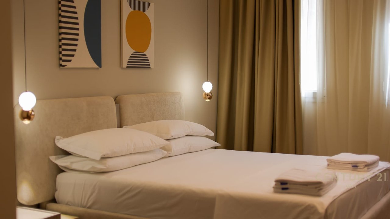 HOTEL IN VENDITA SUL LUNGOMARE - VLORA.