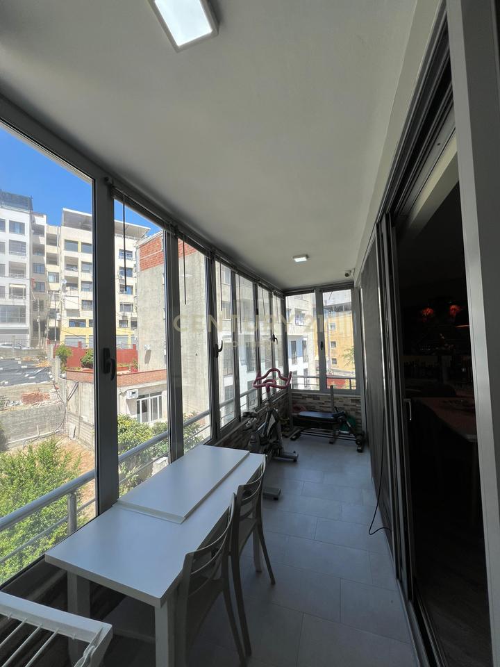 SHITET  APARTAMENT 3+1 AFER VILES SE ZOGUT!