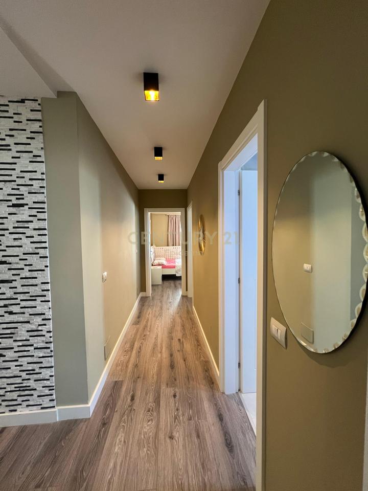 SHITET  APARTAMENT 3+1 AFER VILES SE ZOGUT!