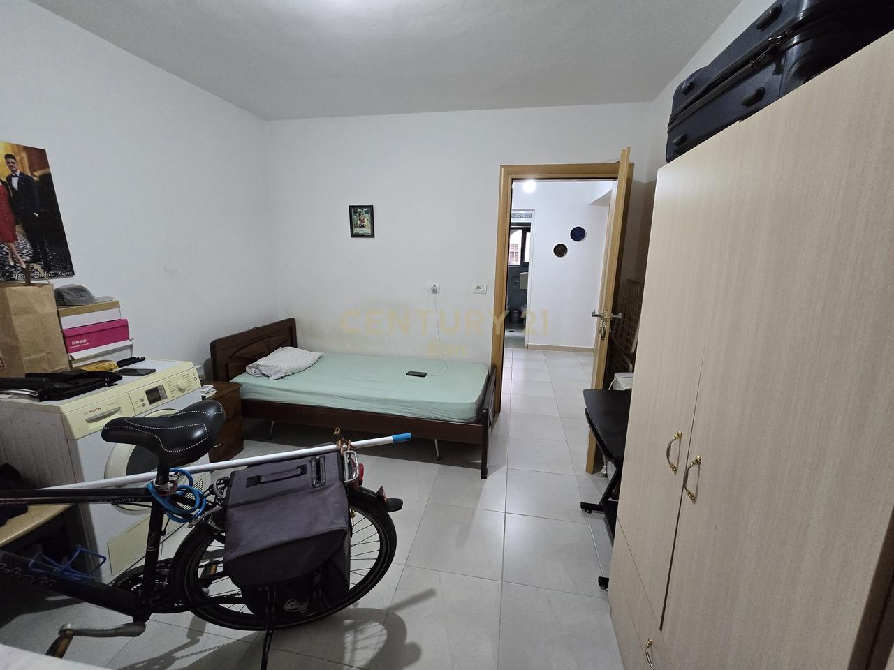 Appartamento 2+1 con garage nel centro di Durazzo!