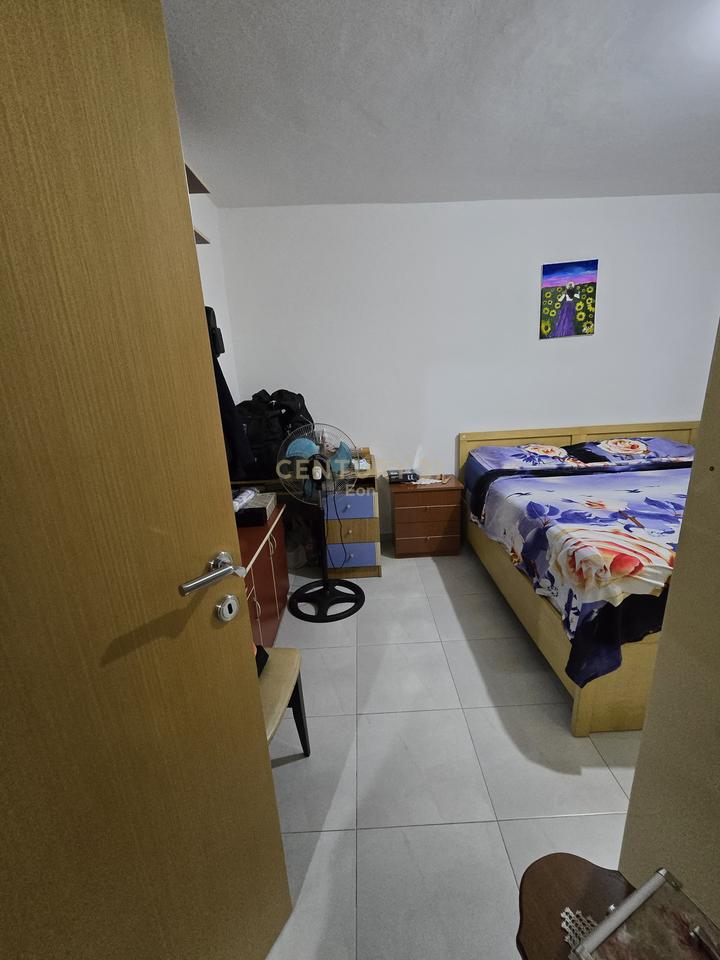 Appartamento 2+1 con garage nel centro di Durazzo!
