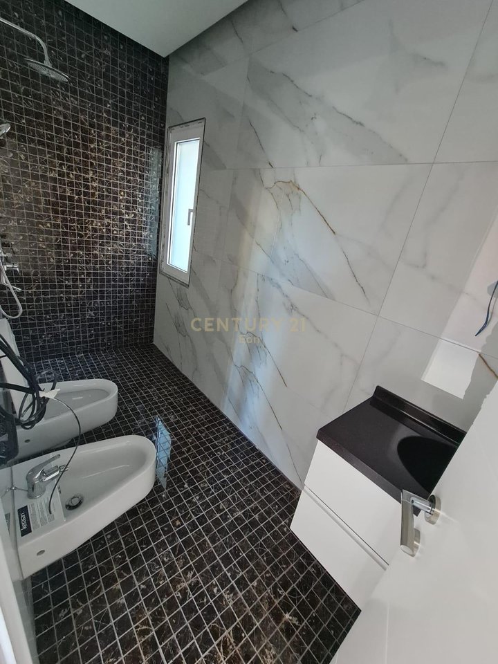 SHITET SUPER APARTAMENT 2+1+2 TE VILA E ZOGUT !