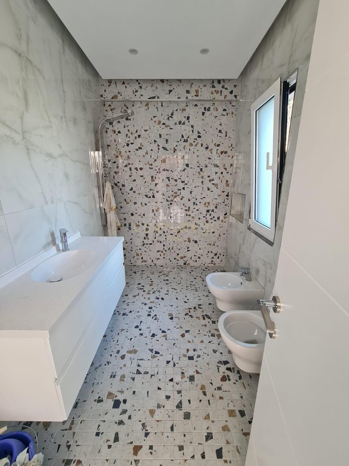 SHITET SUPER APARTAMENT 2+1+2 TE VILA E ZOGUT !