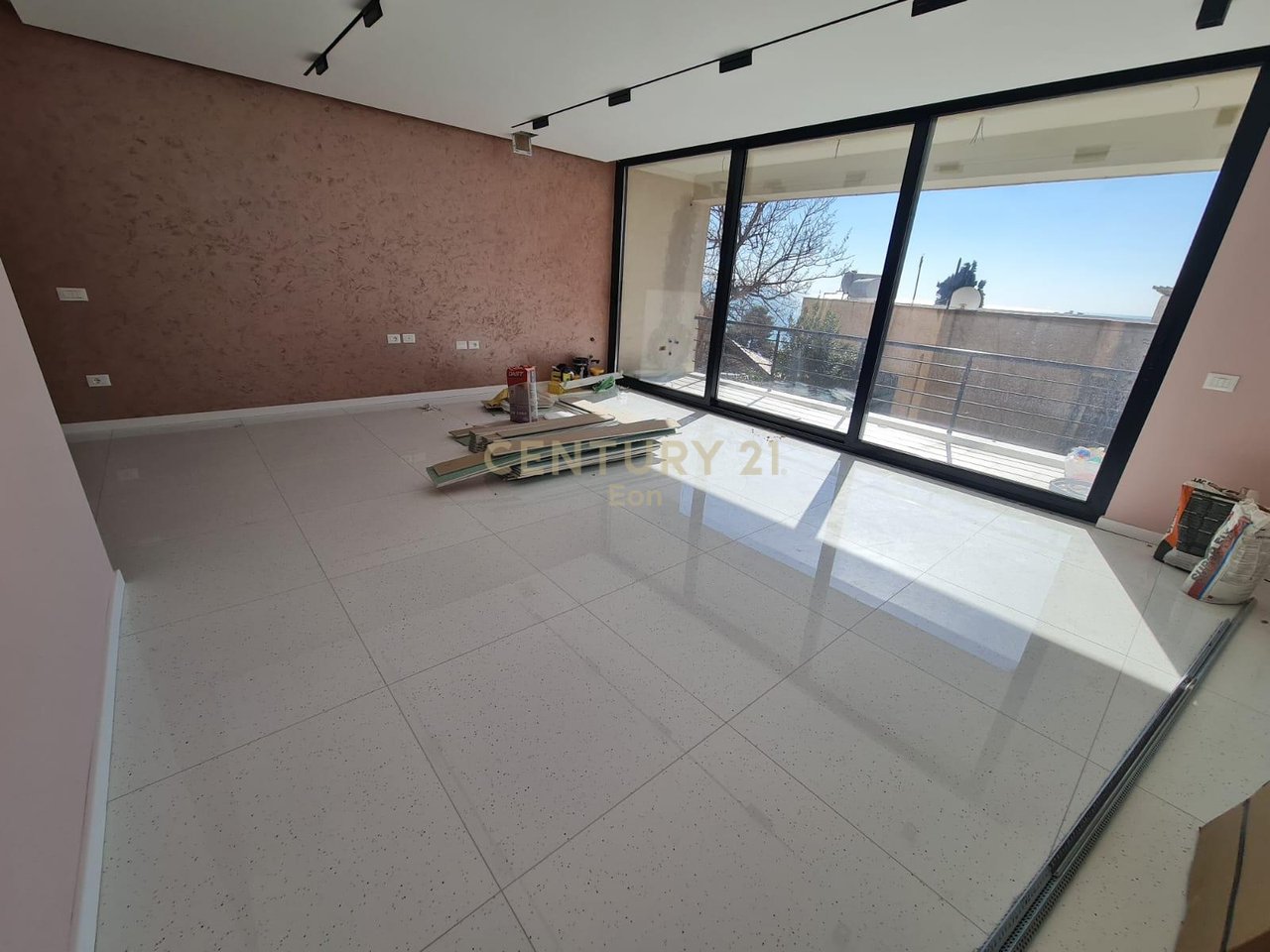 SHITET SUPER APARTAMENT 2+1+2 TE VILA E ZOGUT !