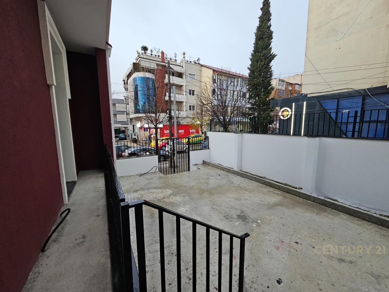 Oggetto Multifunzionale 250m2 in Via Bardhyl