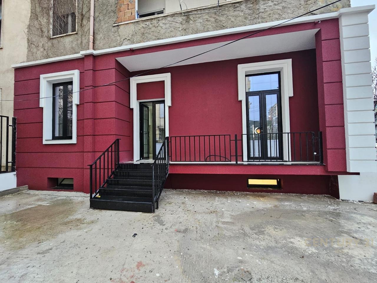 Oggetto Multifunzionale 250m2 in Via Bardhyl