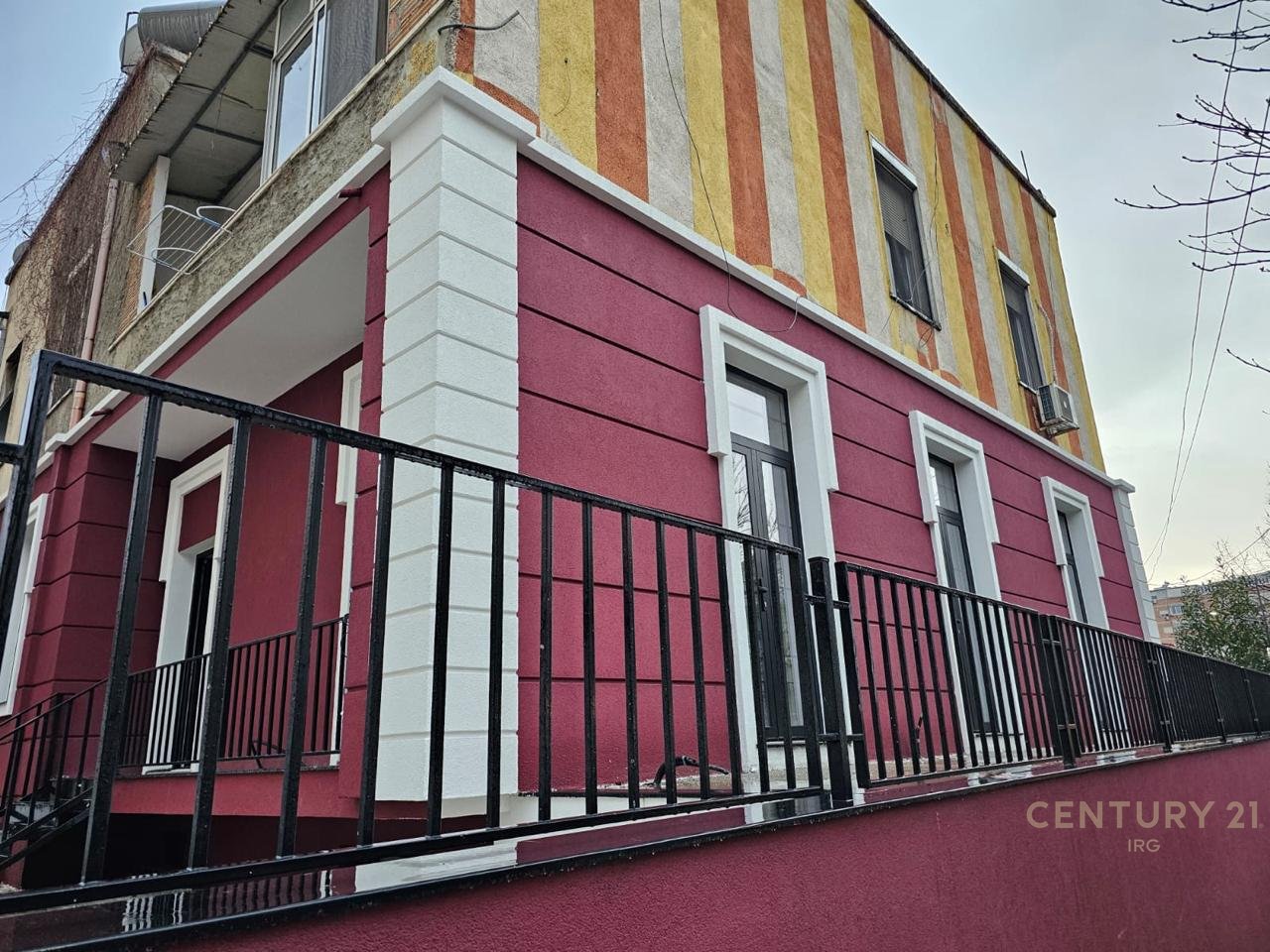Oggetto Multifunzionale 250m2 in Via Bardhyl