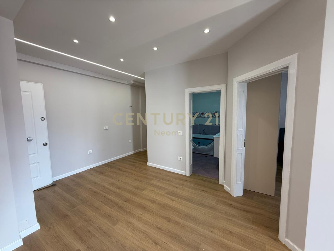 APARTMENT 1+1 FOR SALE AT ELEONORA / KODRA E DIELLIT
