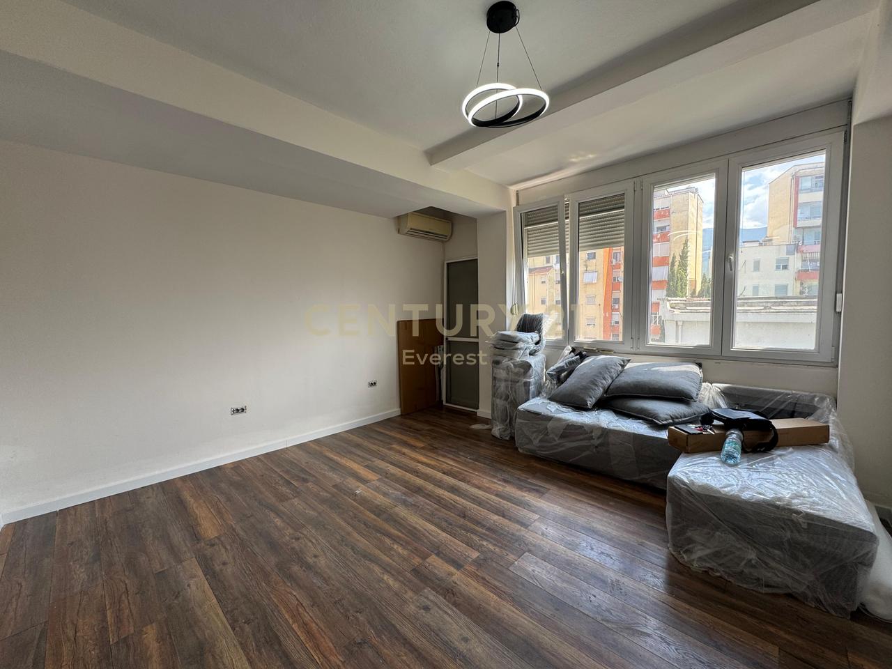SOLD, I GIVE APARTMENT 1+1 !