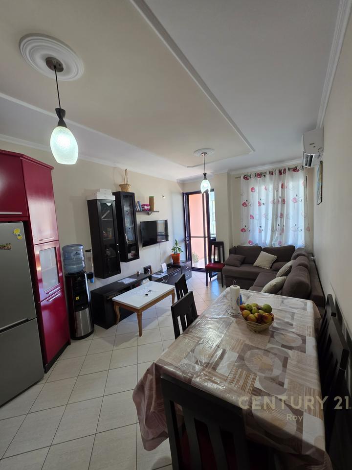 SHITET APARTAMENT 1+1 PRANE MIAMI BEACH,GOLEM!