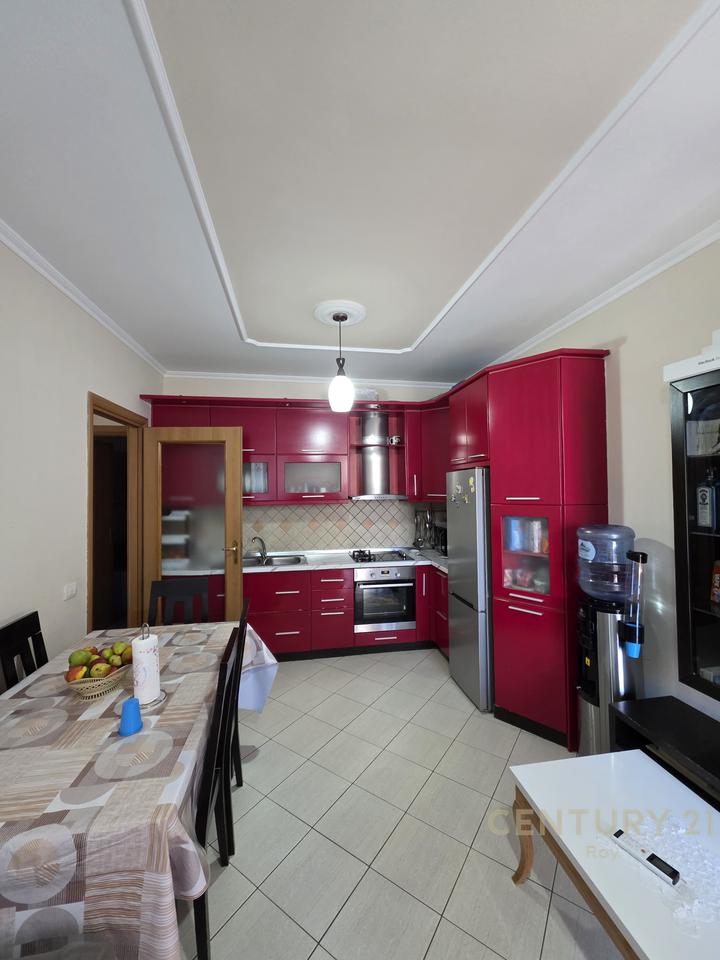 SHITET APARTAMENT 1+1 PRANE MIAMI BEACH,GOLEM!