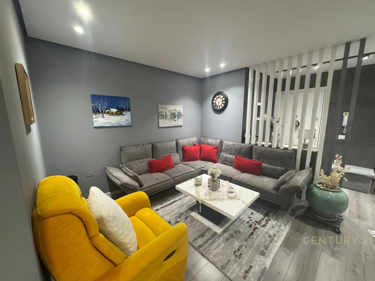 Super Appartamento 2+1+2 in Vendita, vicino all'Edificio Arrow!