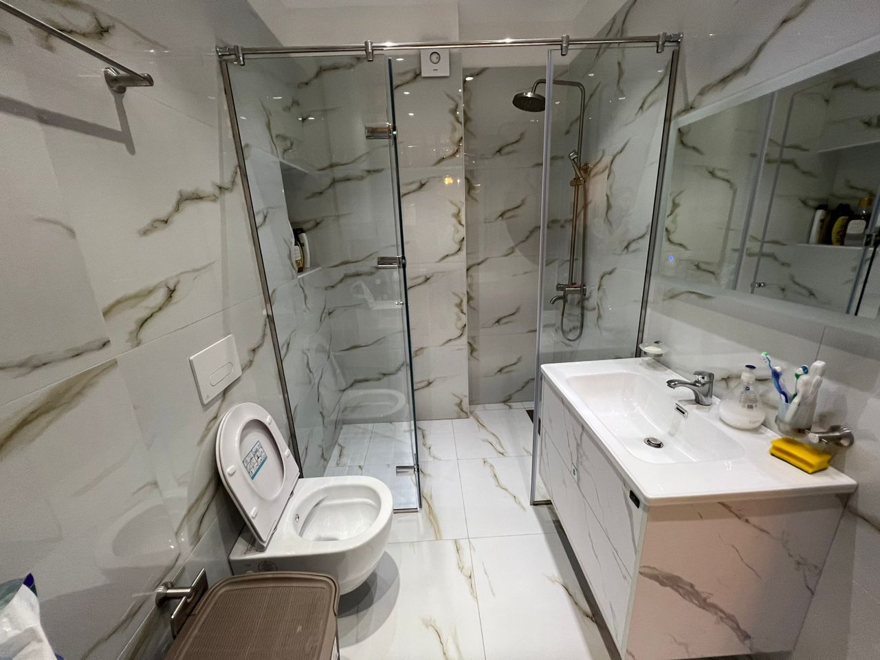 We are selling an apartment 2+1+2 + parking post with a view of the sea in Vlore!