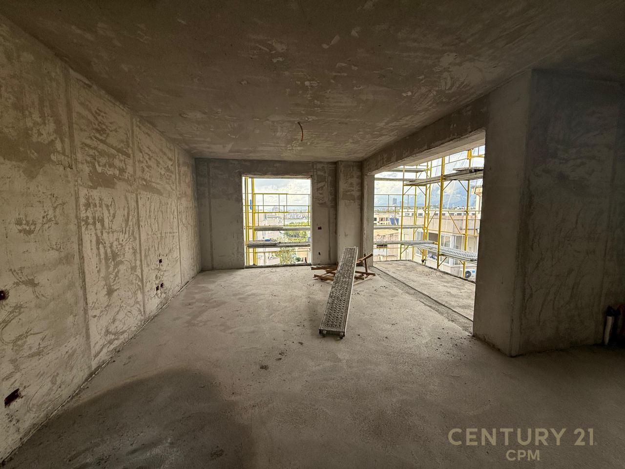 OKAZION!!SHESIM APARTAMENT 2+1+2 TEK LIQENI I THATE