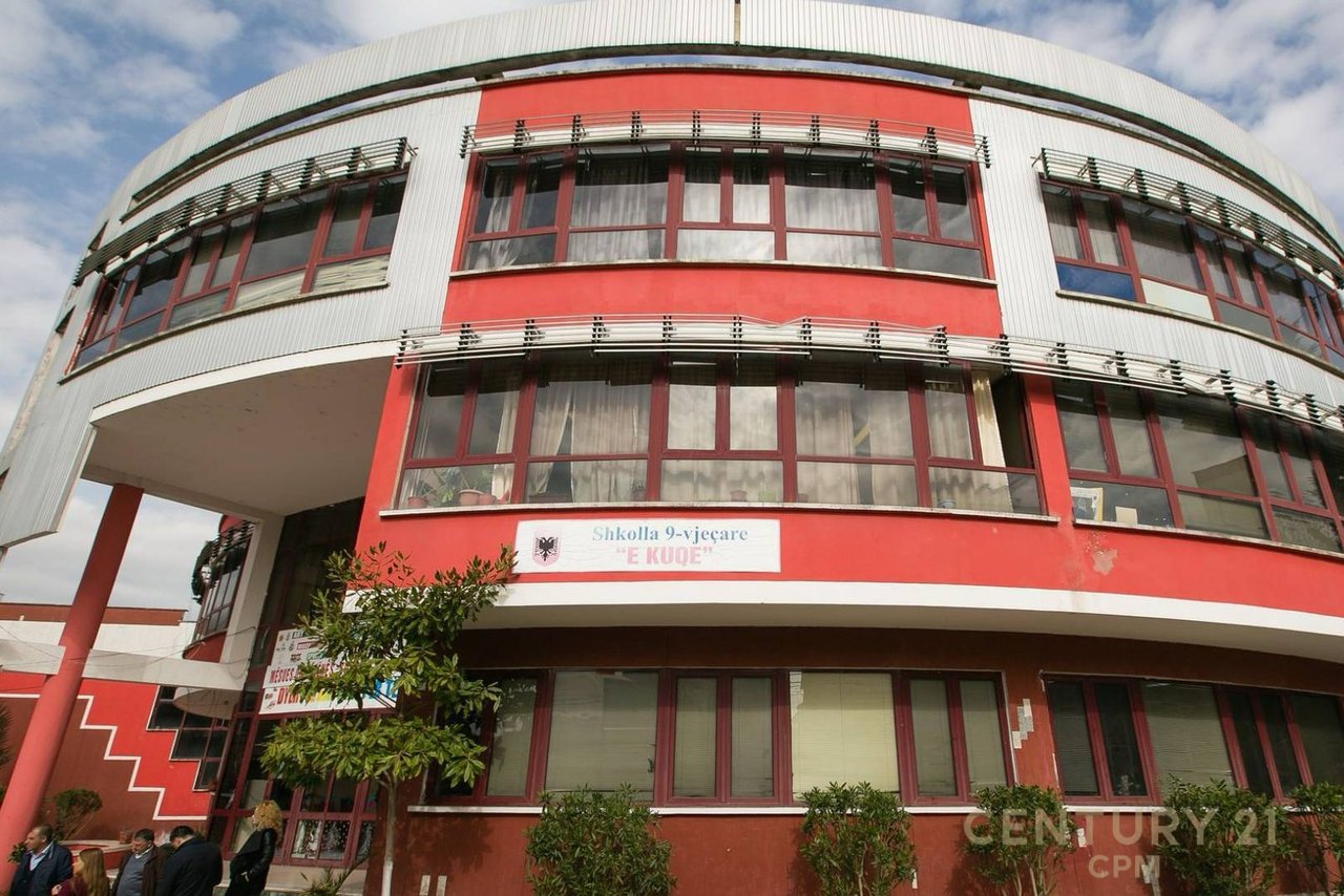 1+1 apartment near the New Bazaar, Tirana!