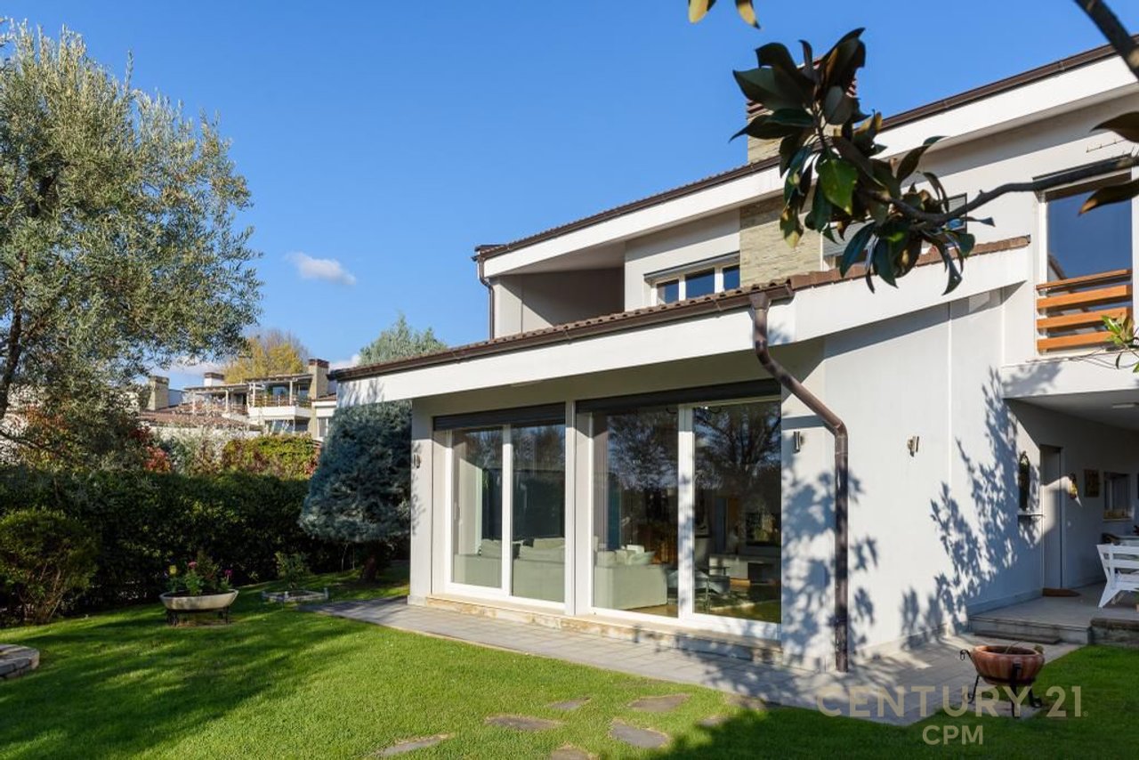 LONG HILL, VILLA FOR RENT