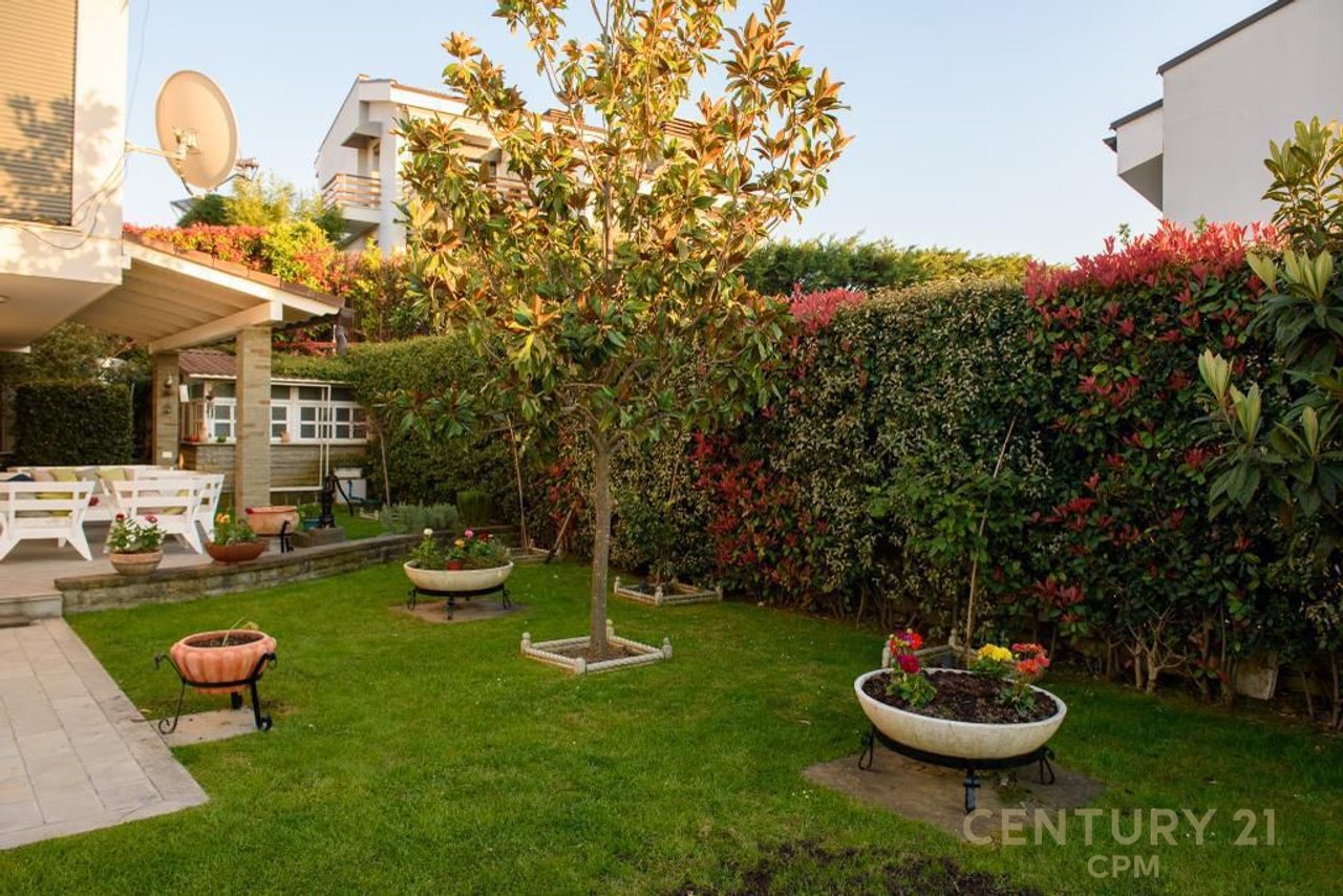 LONG HILL, VILLA FOR RENT