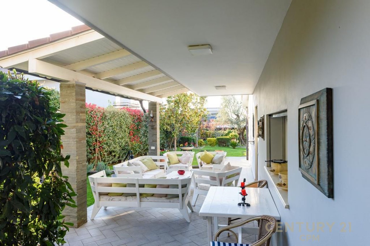 LONG HILL, VILLA FOR RENT