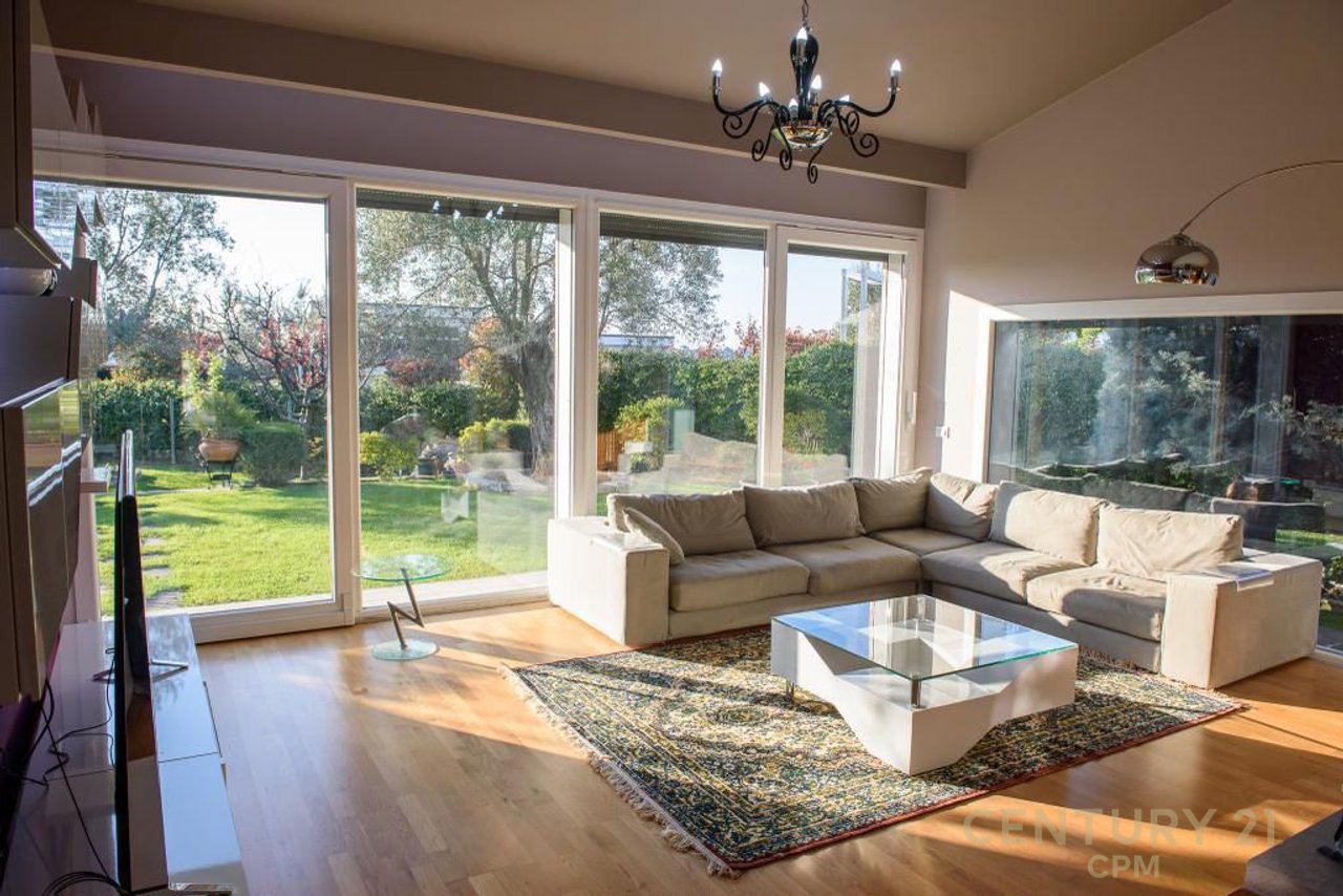 LONG HILL, VILLA FOR RENT