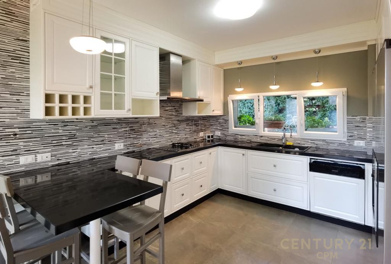 LONG HILL, VILLA FOR RENT