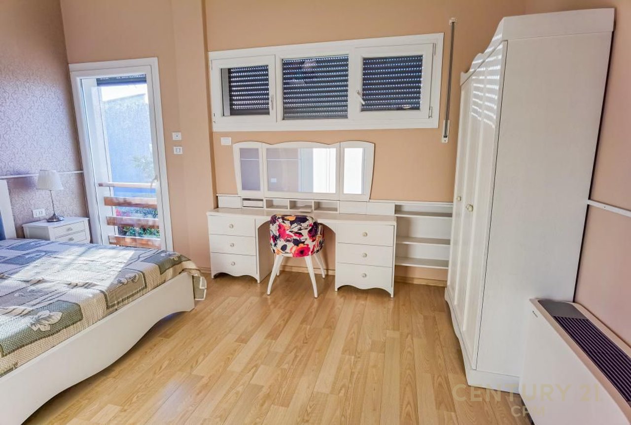 LONG HILL, VILLA FOR RENT
