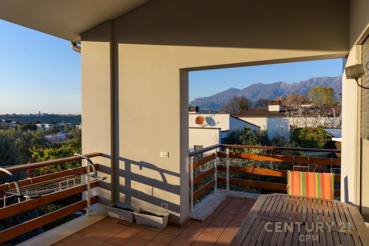 LONG HILL, VILLA FOR RENT