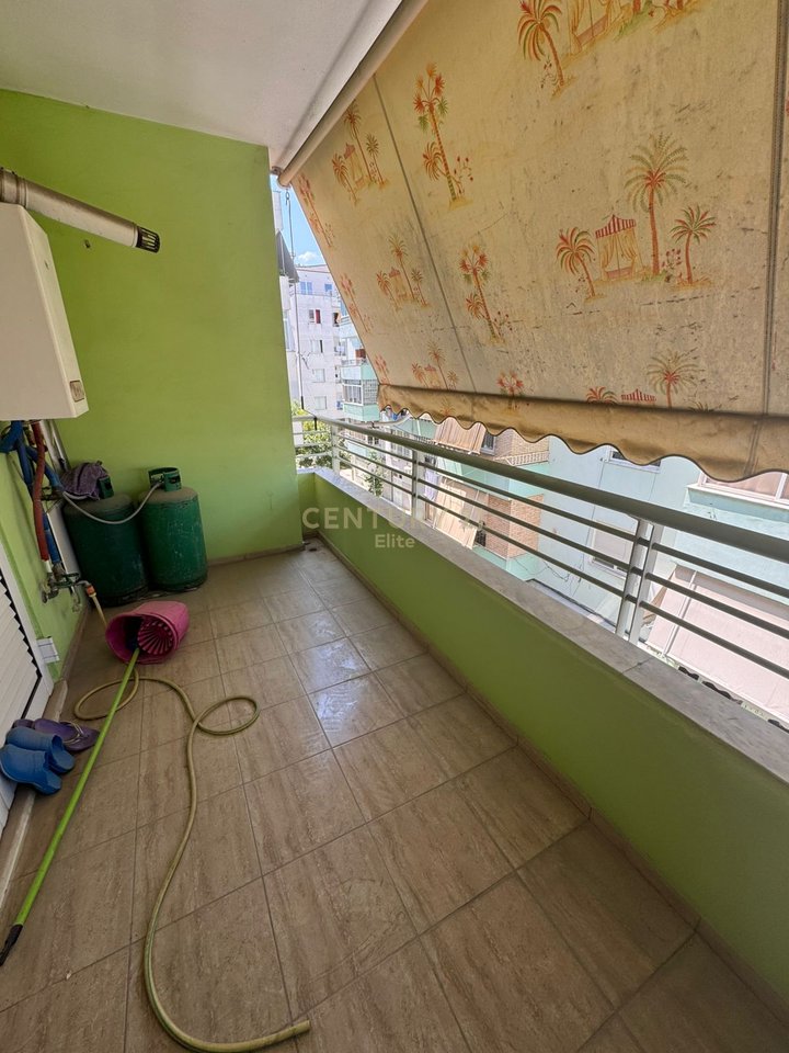 Qira, Apartament 2+1+2 Poste Parkimi, Selite