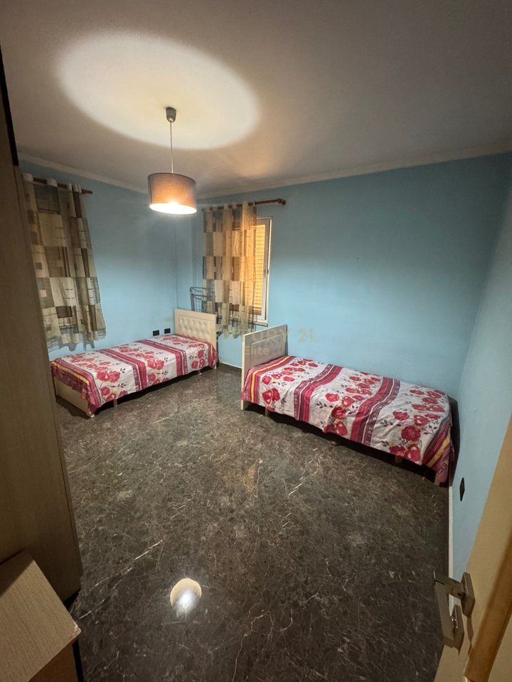 Qira, Apartament 2+1+2 Poste Parkimi, Selite