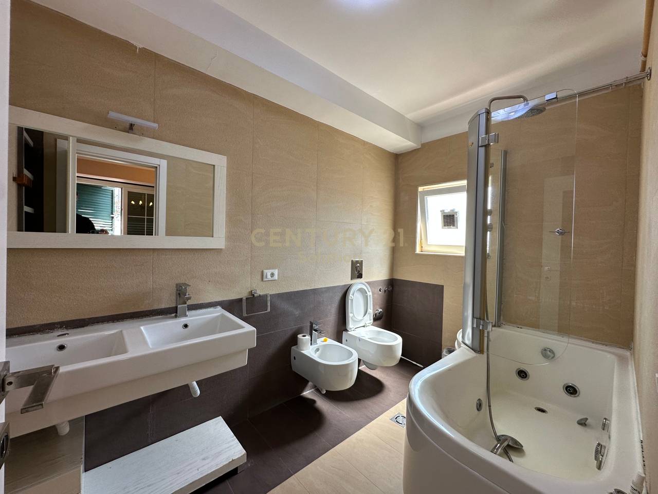 APARTMENT 2+1+2 BATHROOMS FOR RENT AT KODRA E DIELLIT 1 !