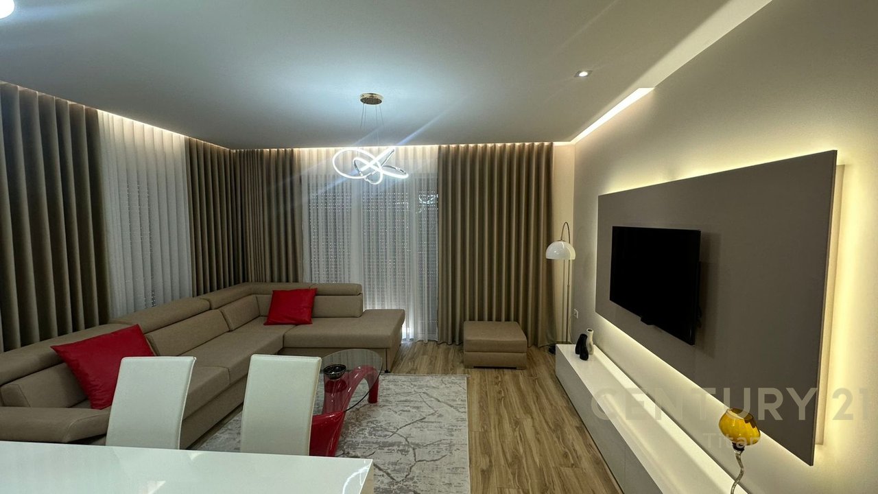 Apartment for rent 2+1+2 in Xhamllik!