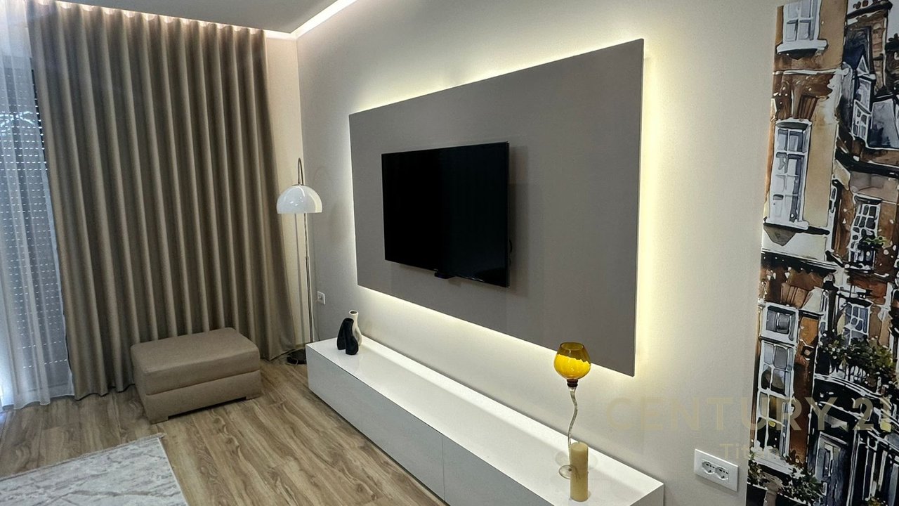 Apartment for rent 2+1+2 in Xhamllik!