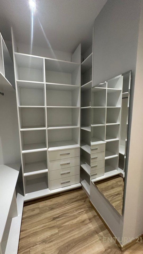 Apartment for rent 2+1+2 in Xhamllik!