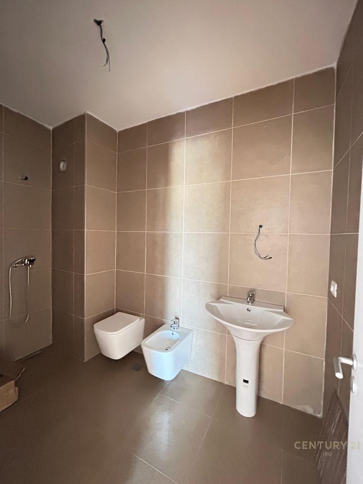 APPARTAMENTO 2+1+2 RESIDENZA SINGOLA BLOCCO S, ZOGU I ZI.