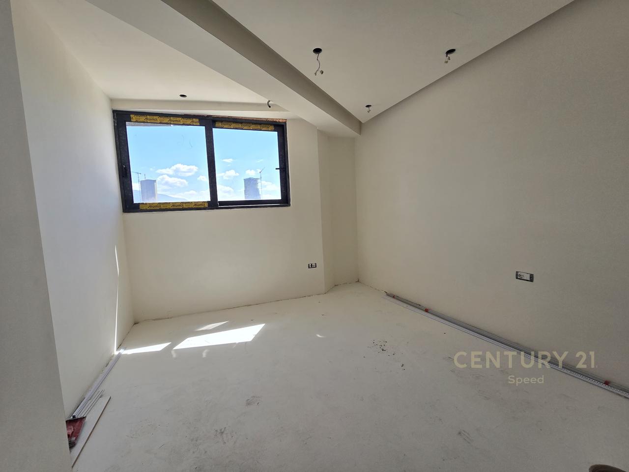 Appartamento 2+1+2 in vendita in Via Durrës!!