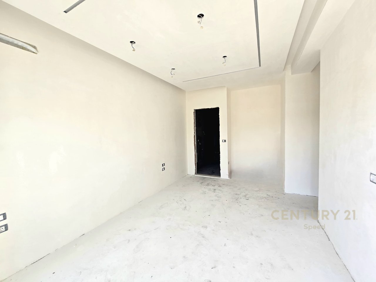 Appartamento 2+1+2 in vendita in Via Durrës!!