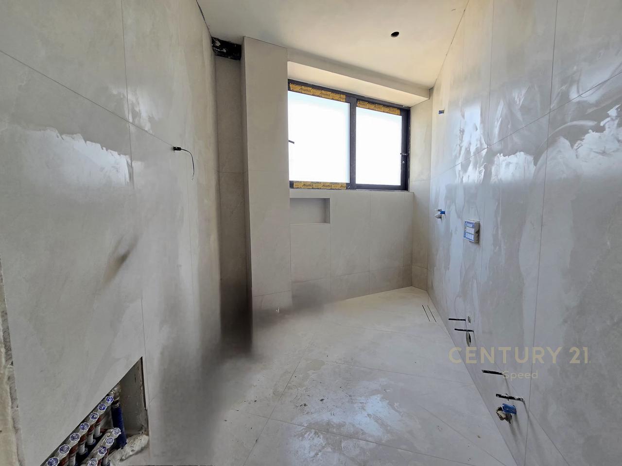 Appartamento 2+1+2 in vendita in Via Durrës!!