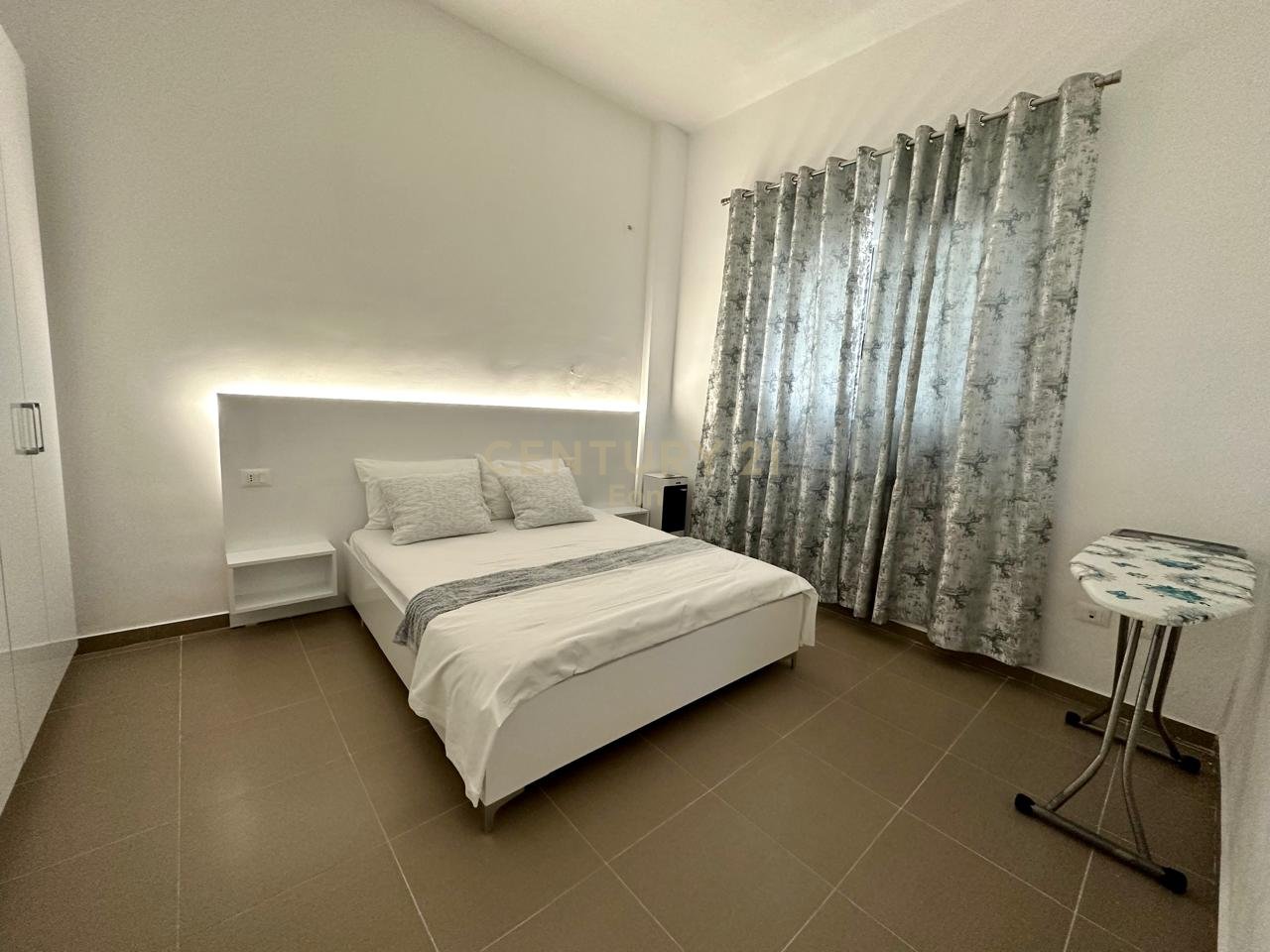 Apartament 1+1 me verande Pamje Deti Për Shitje në Currila, Durrës !