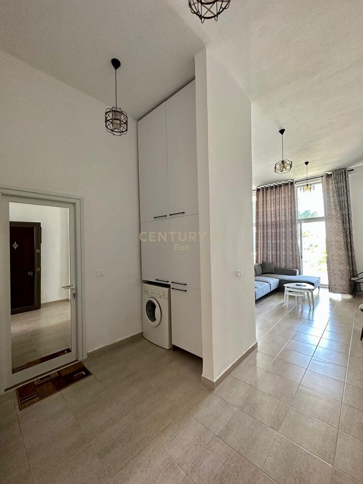 Apartament 1+1 me verande Pamje Deti Për Shitje në Currila, Durrës !