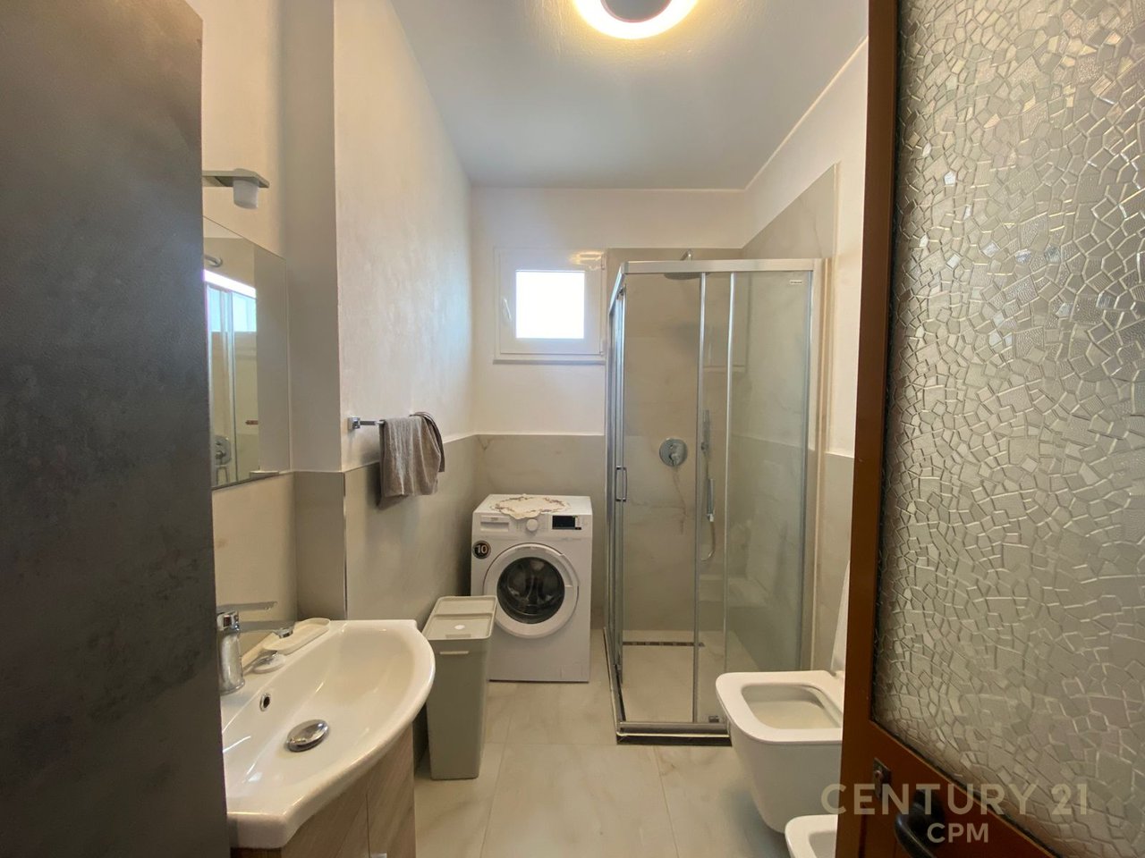 NE KOMUNEN E PARISIT JAPIM APARTAMENT 2+1+PARKIM