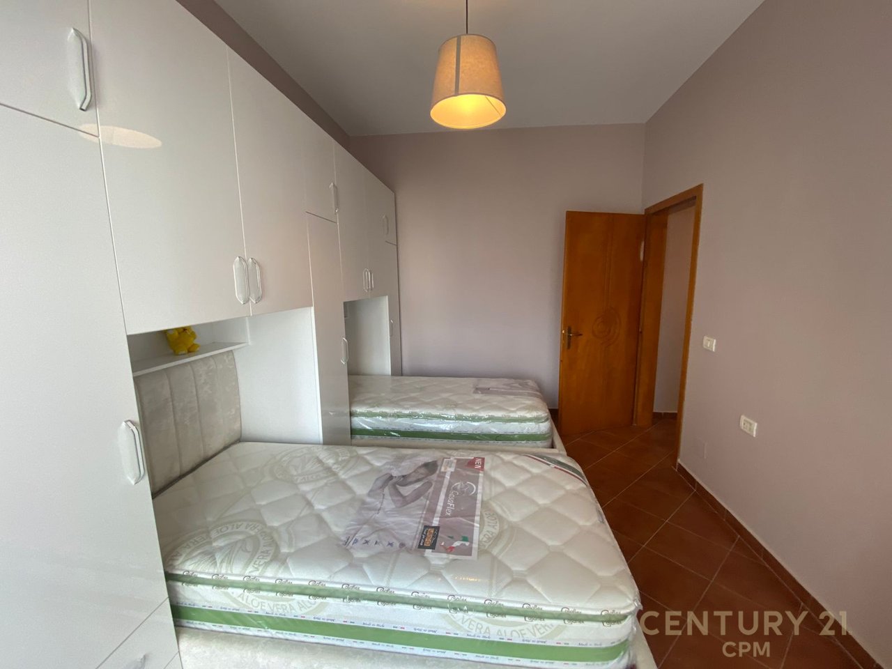 NE KOMUNEN E PARISIT JAPIM APARTAMENT 2+1+PARKIM