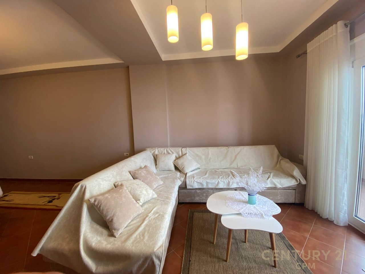 NE KOMUNEN E PARISIT JAPIM APARTAMENT 2+1+PARKIM