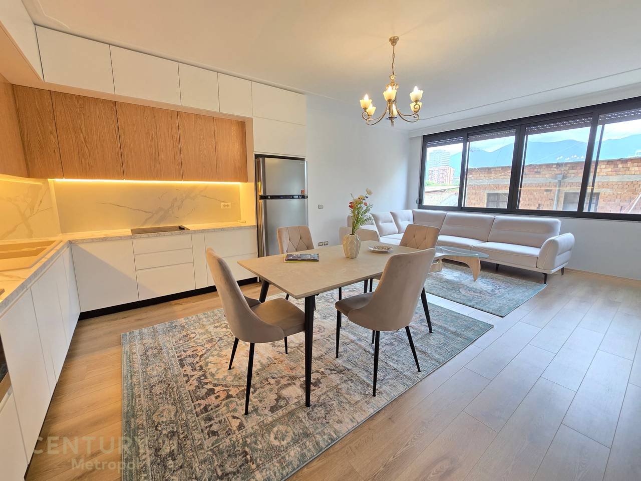 Apartament 2+1+2 për Qira pranë Pallateve
Shallvaret- 1150 € Bruto