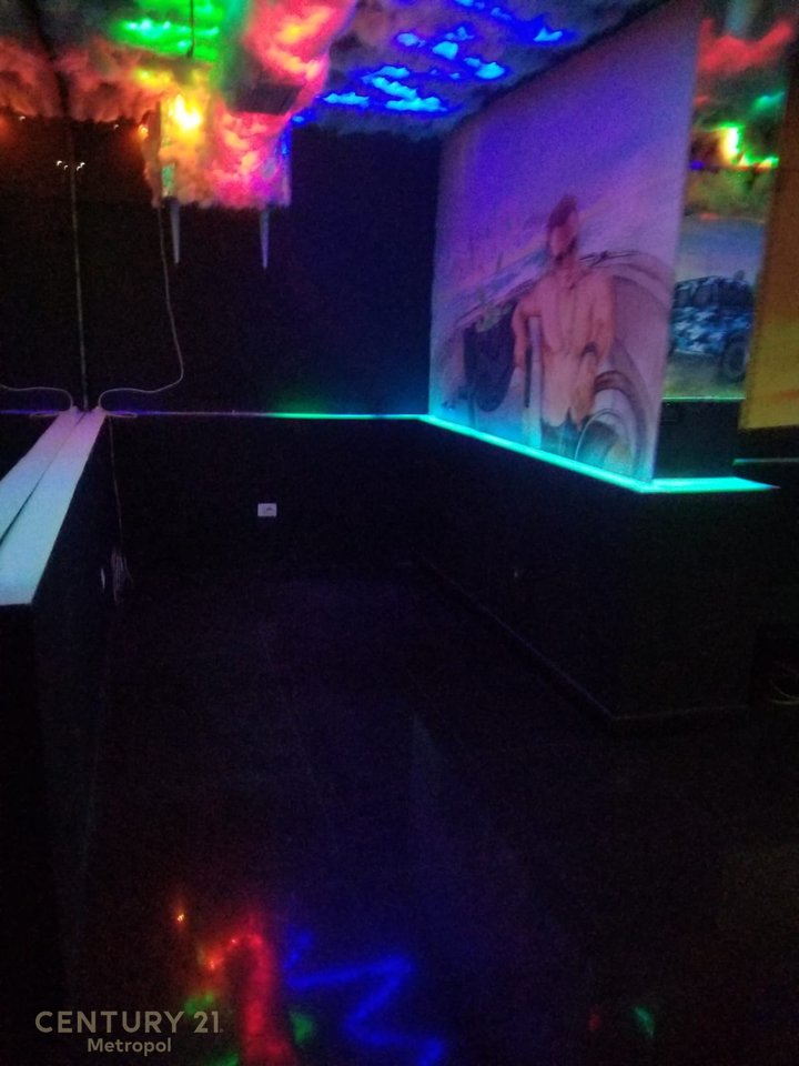 Ambiente commerciale 5+1 in affitto a Myslym Shyr!