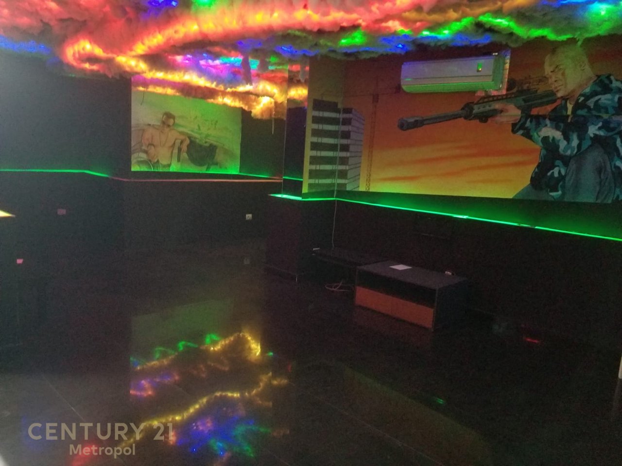 Ambiente commerciale 5+1 in affitto a Myslym Shyr!