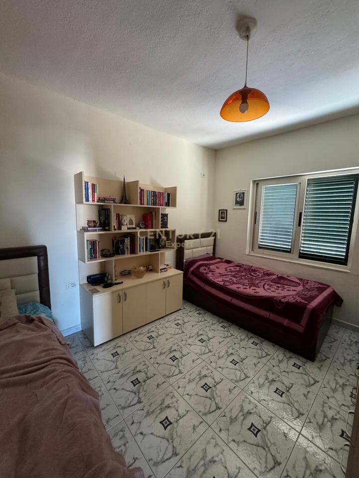 SHITET APARTAMENT 2+1 NE RRUGEN FORTUZI